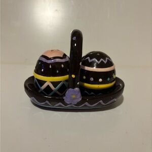 Colorful Ceramic Eggs on a Basket Salt and Pepper Shakers